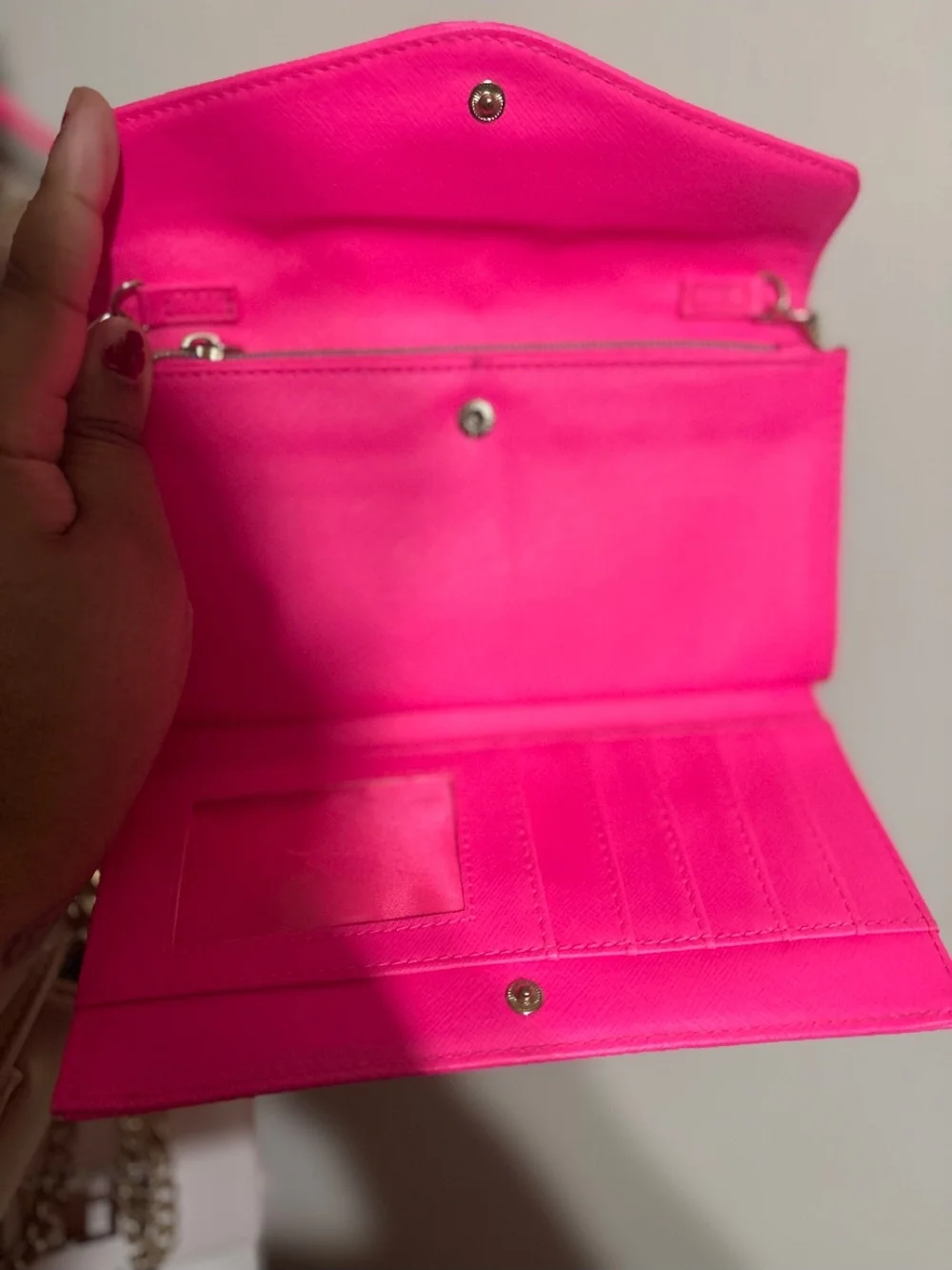 Victoria's Secret Hot Pink Envelope Wallet/crossbody with Gold Logo - Picture 3 of 3